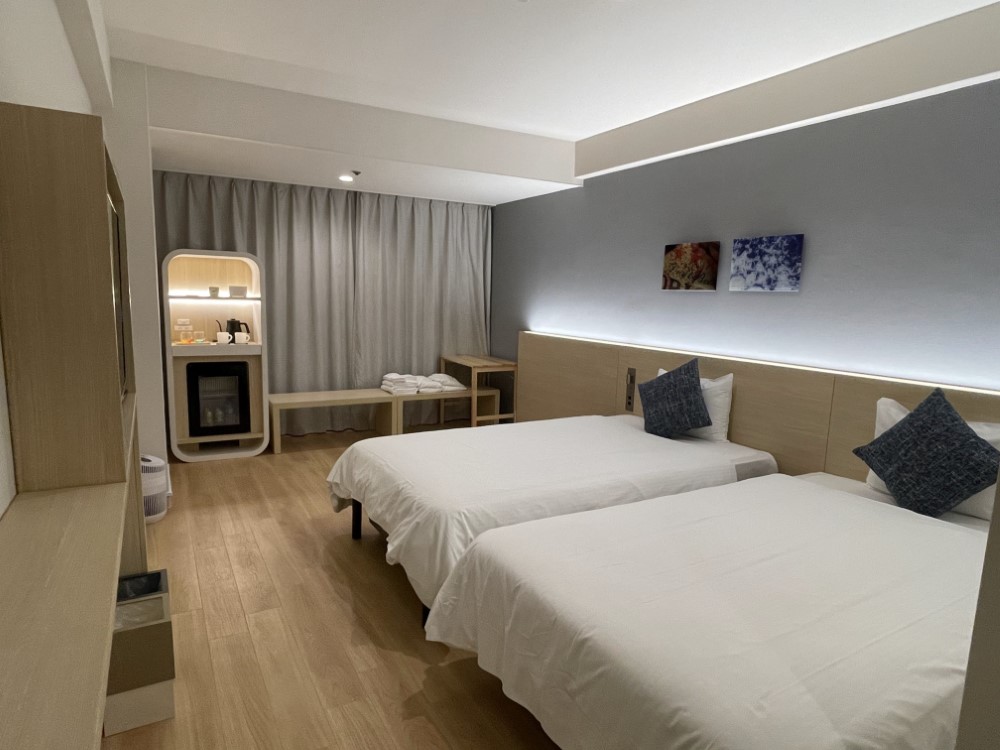 orionhotelnaha_guestroom1