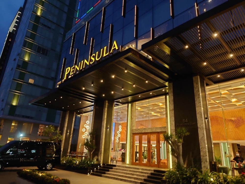 peninsuladanang_entrance1
