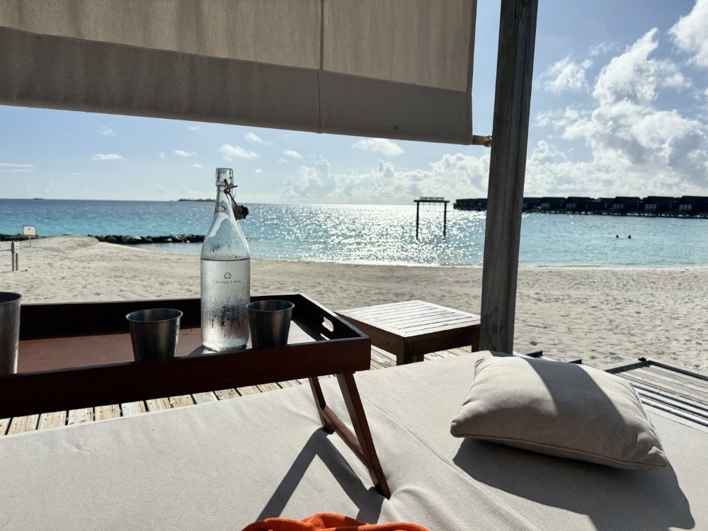 grandpark_maldives_pool1