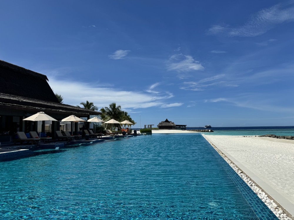grandpark_maldives_pool4