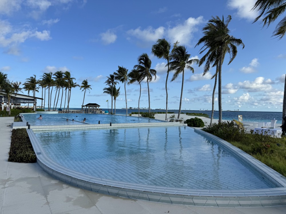 joyisland_pool_1