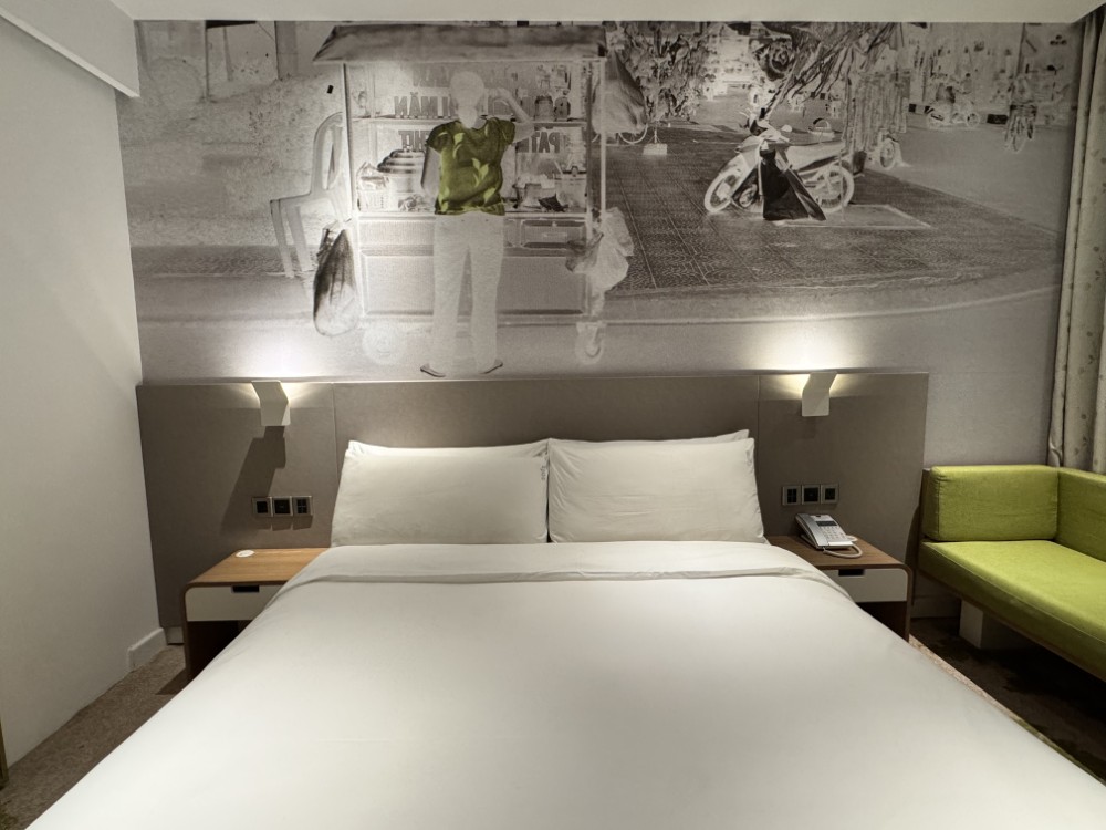 holidayinn_hochiminh_guestroom_1400