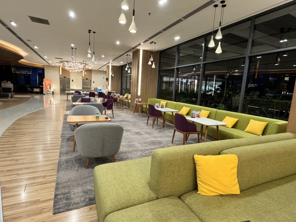 holidayinn_hochiminh_lobby_1375