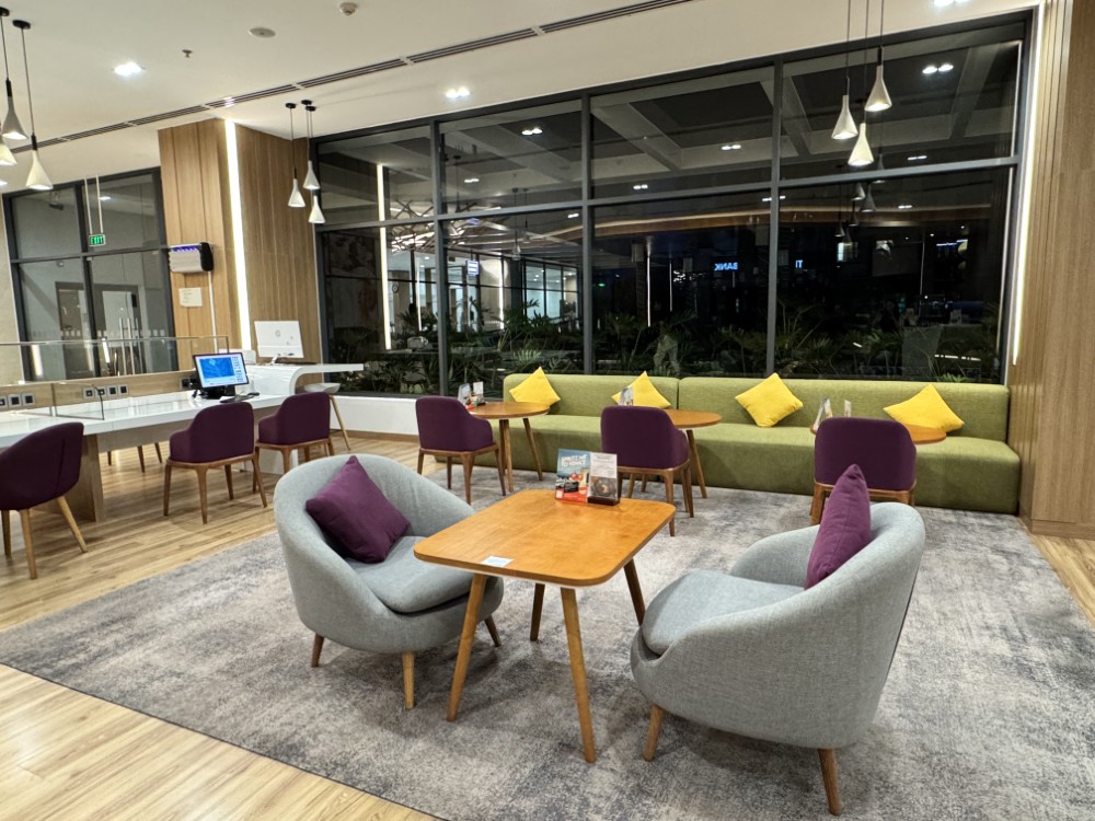 holidayinn_hochiminh_lobby_1382