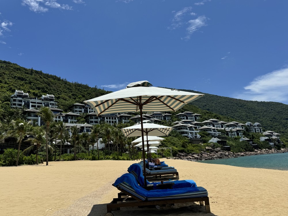 intercontinentaldanang_beach1996