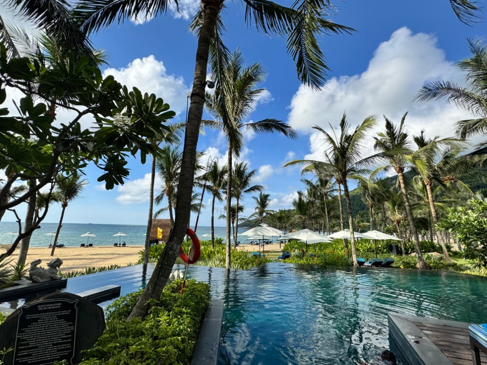 intercontinentaldanang_pool1820