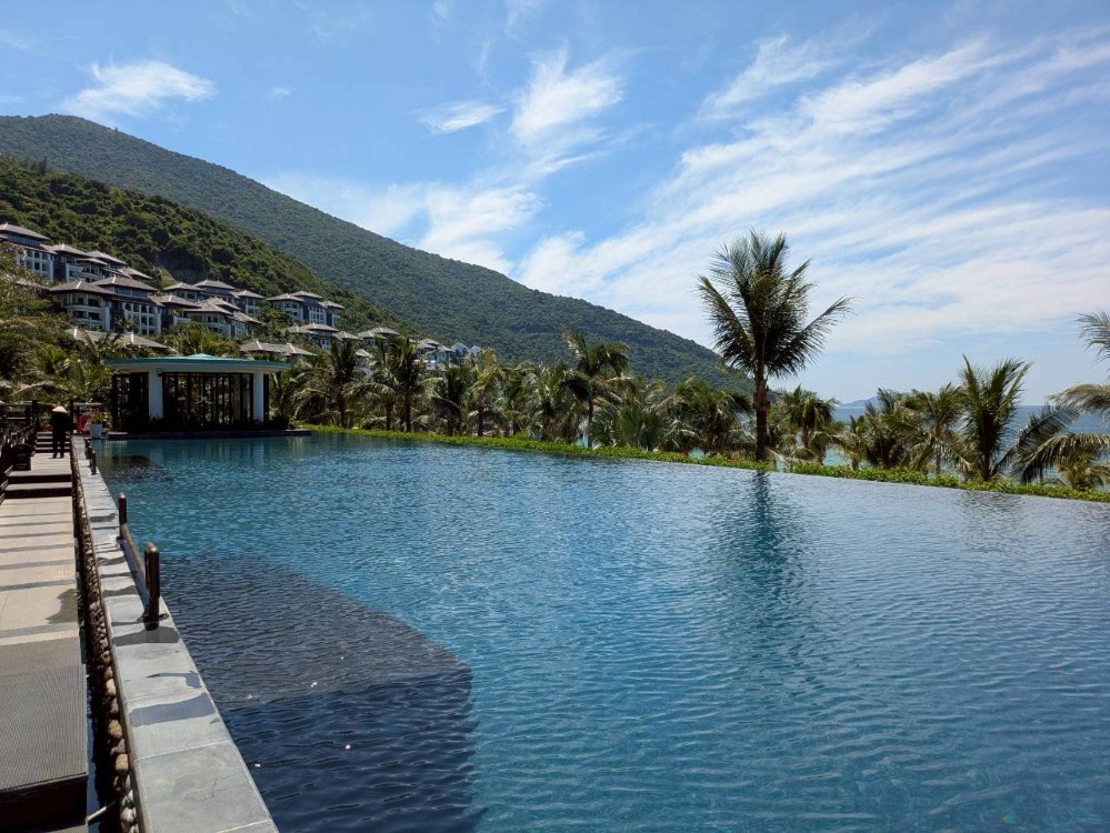 intercontinentaldanang_pool2338